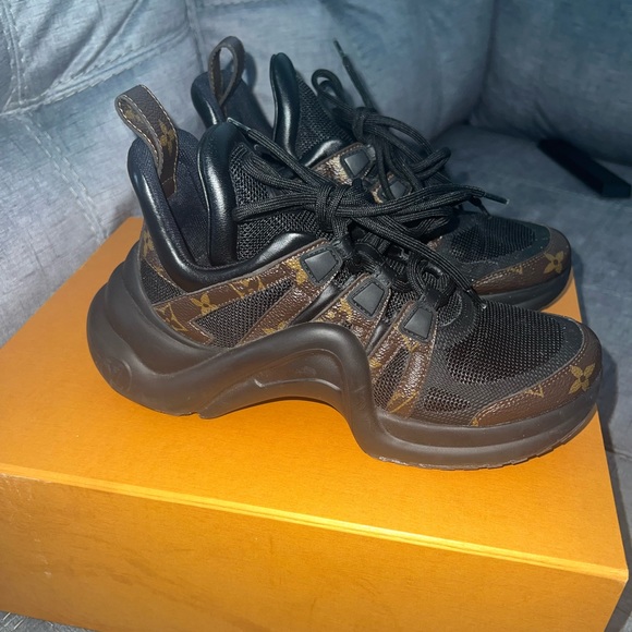 Louis Vuitton ARCHLIGHT SNEAKER - Picture 2 of 4